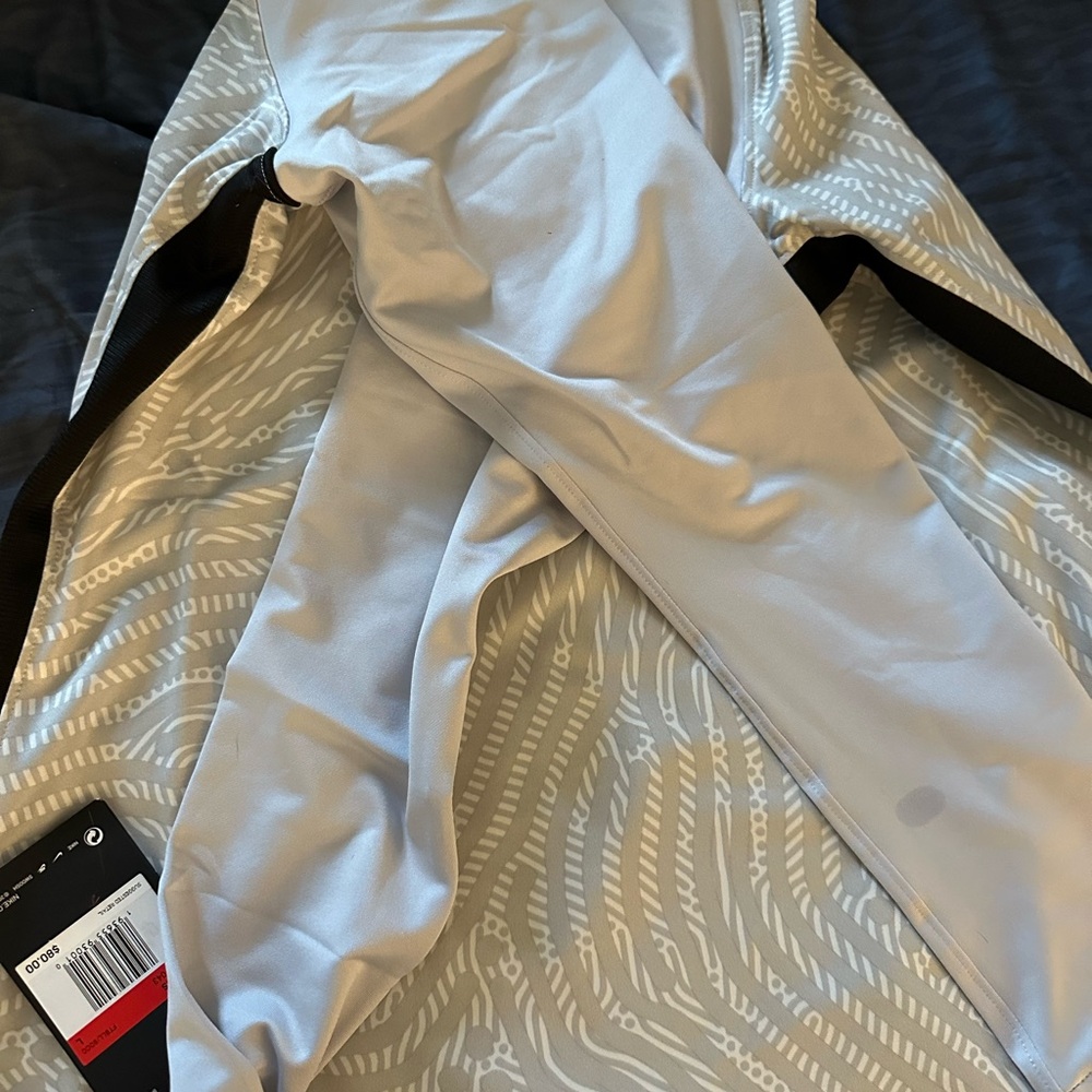 Nike Light Gray & White Patterned Athletic top. N… - image 2
